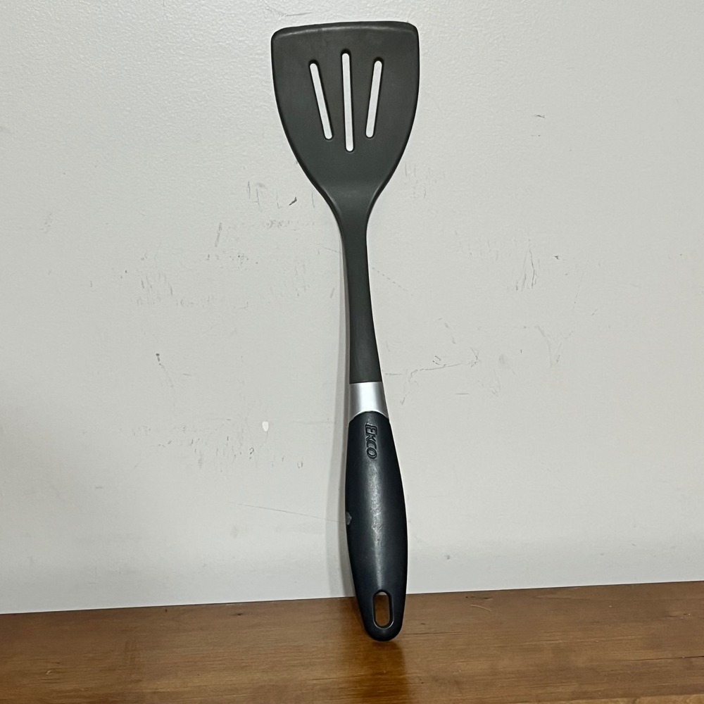 EKCO Black Nylon Slotted Spatula Turner with Ergonomic Grip Handle‎